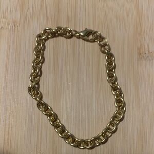 Elegant Gold Chain Bracelet